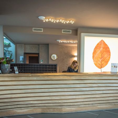 Aqualux Hotel Spa Suite & Terme Бардолино Екстериор снимка
