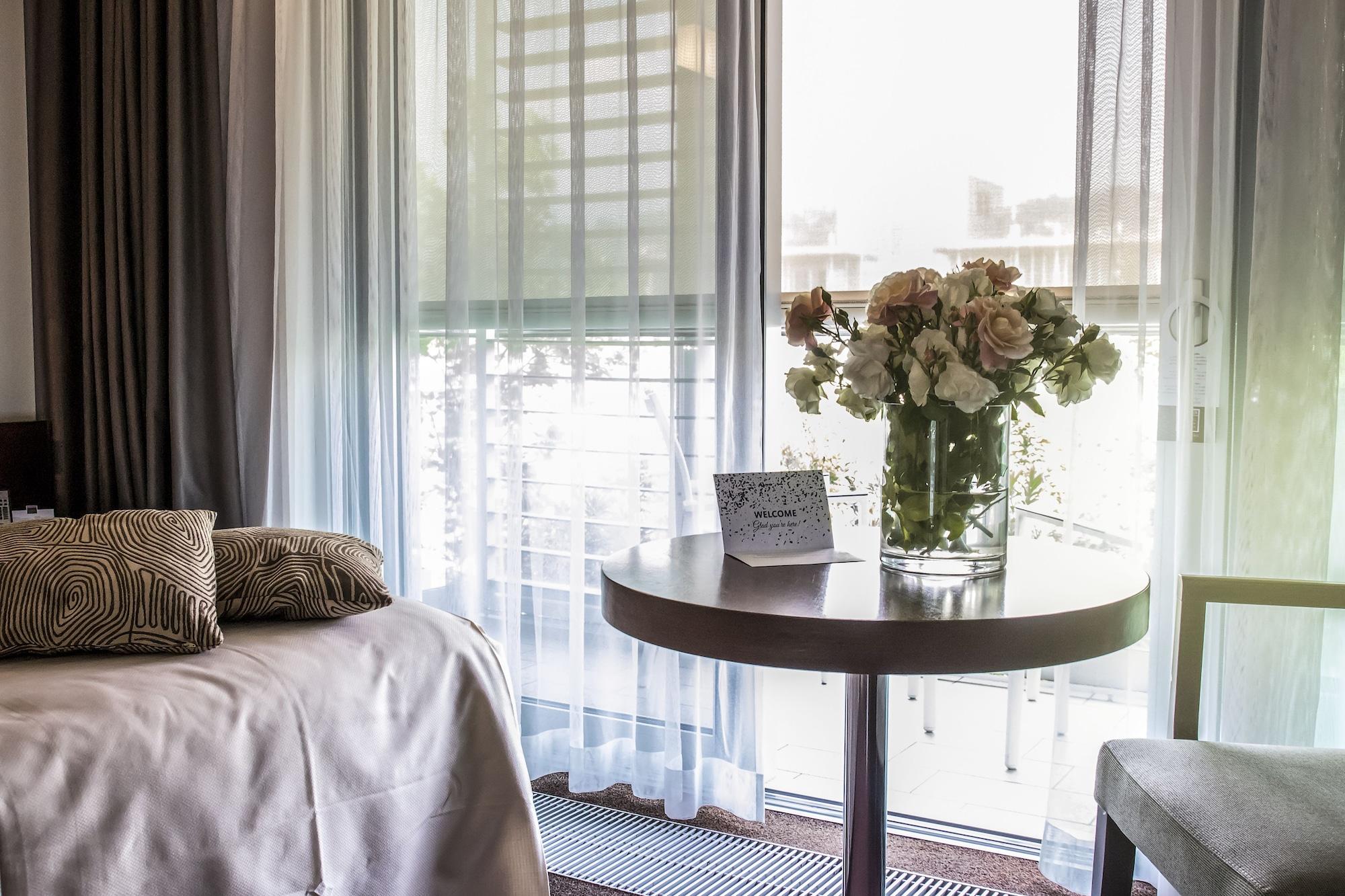 Aqualux Hotel Spa Suite & Terme Бардолино Екстериор снимка