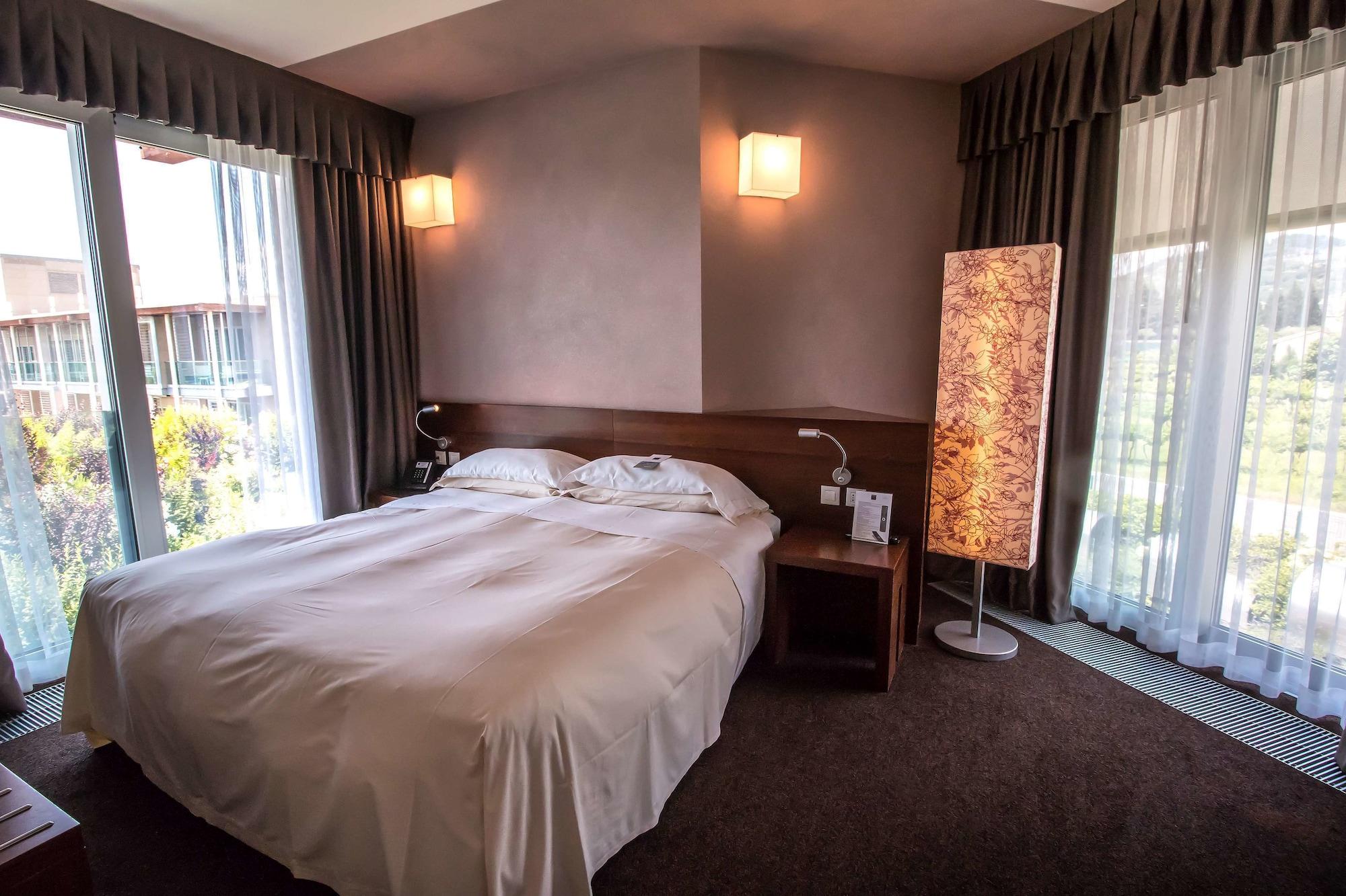 Aqualux Hotel Spa Suite & Terme Бардолино Екстериор снимка