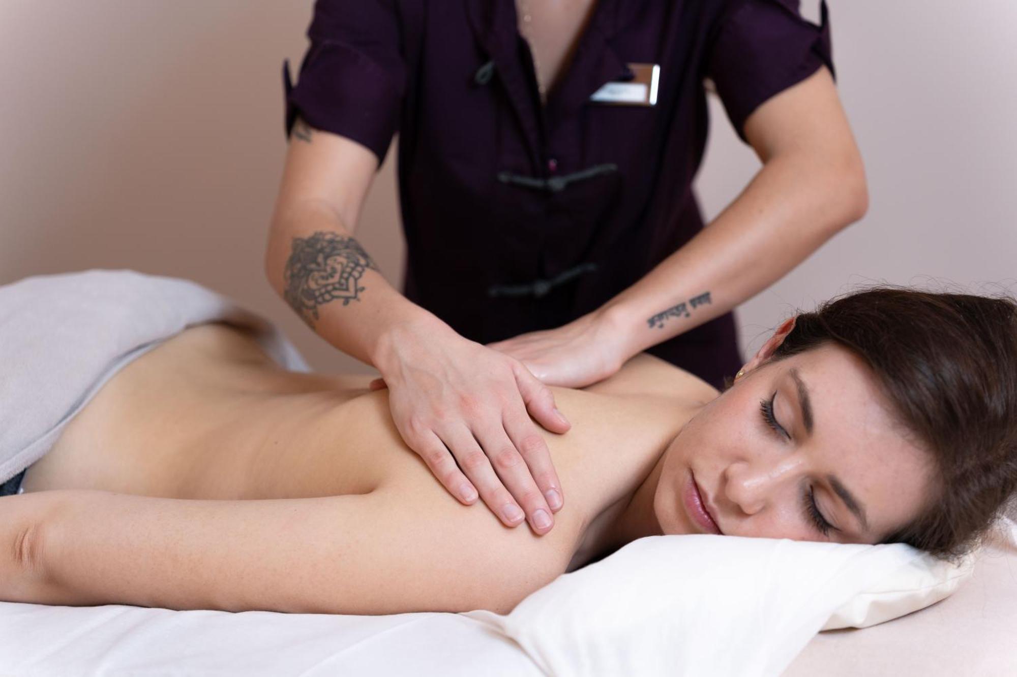 Aqualux Hotel Spa Suite & Terme Бардолино Екстериор снимка