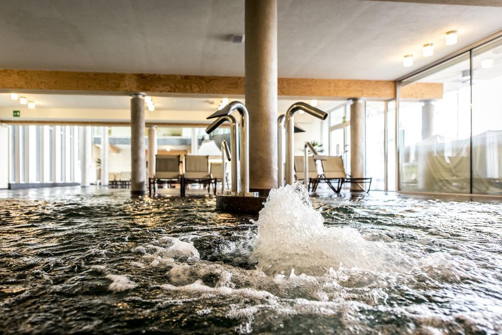 Aqualux Hotel Spa Suite & Terme Бардолино Екстериор снимка